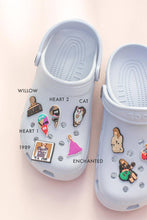 Load image into Gallery viewer, Taylor Charms for Sandals: Heart 2 swift
