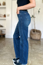 Load image into Gallery viewer, Judy Blue Full Size Tummy Control Straight Jeans
