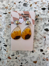 Load image into Gallery viewer, Black eyed Susan tear drop stud earrings
