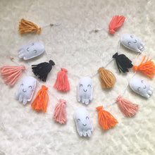 Load image into Gallery viewer, Happy Ghost Garland
