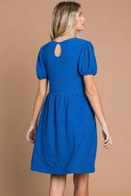 Load image into Gallery viewer, Culture Code Texture Round Neck Short Sleeve Dress with Pockets
