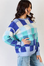 Load image into Gallery viewer, J.NNA Checkered Round Neck Long Sleeve Sweater
