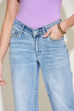 Load image into Gallery viewer, Judy Blue Full Size V Front Waistband Straight Jeans
