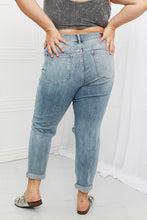 Load image into Gallery viewer, Judy Blue Malia Full Size Mid Rise Boyfriend Jeans
