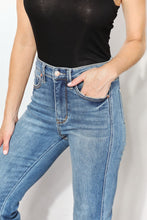 Load image into Gallery viewer, Judy Blue Full Size High Waist Jeans with Pockets
