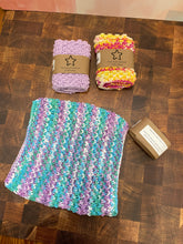 Load image into Gallery viewer, berry colors Knit Ecofriendly Dishcloths
